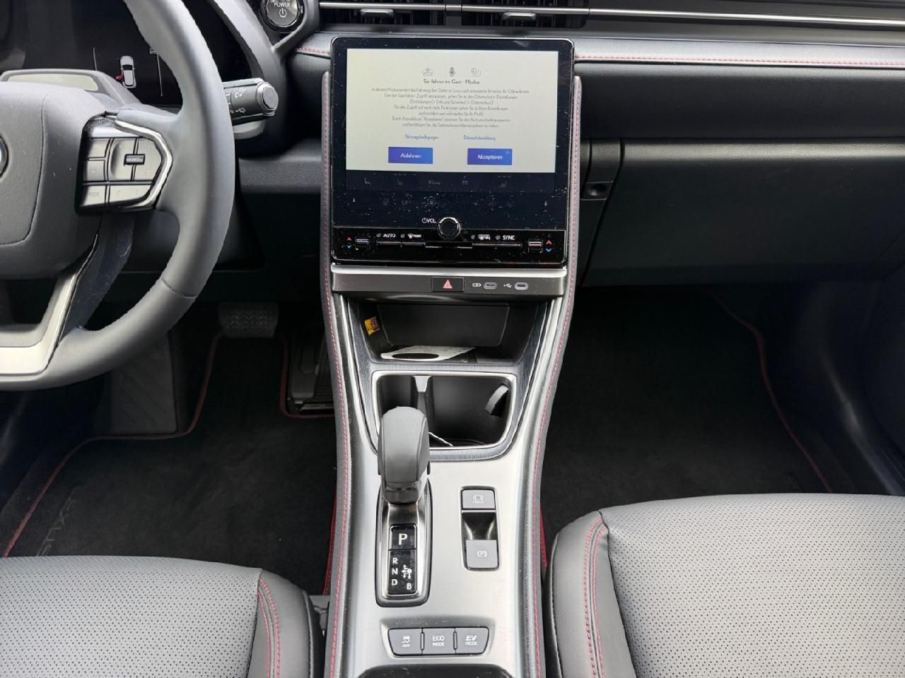 Fahrzeugabbildung Lexus LBX E-Four Emotion