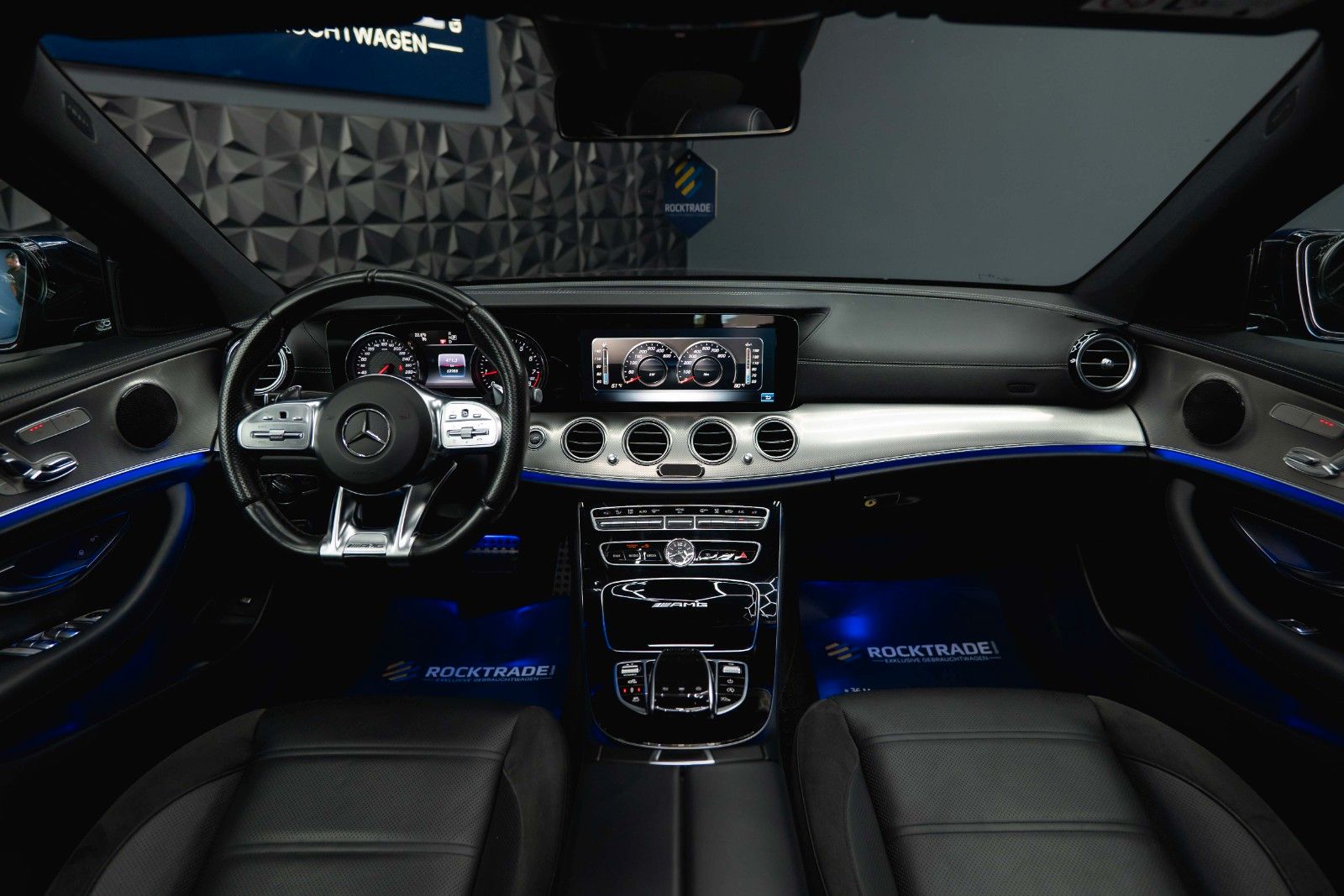 Fahrzeugabbildung Mercedes-Benz E 63 AMG 4Matic+ Night-Paket Drivers Package LED