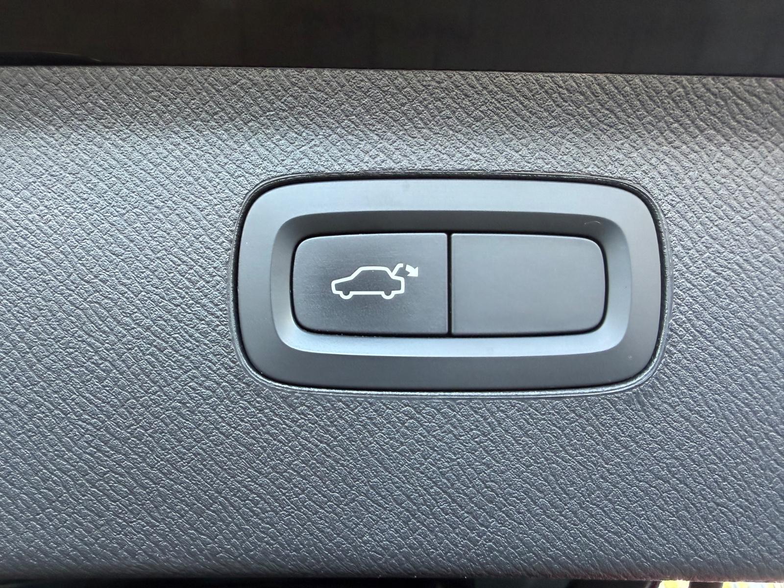 Volvo XC90 2.0 D5 Inscription AWD Kam Schiebedach ACC