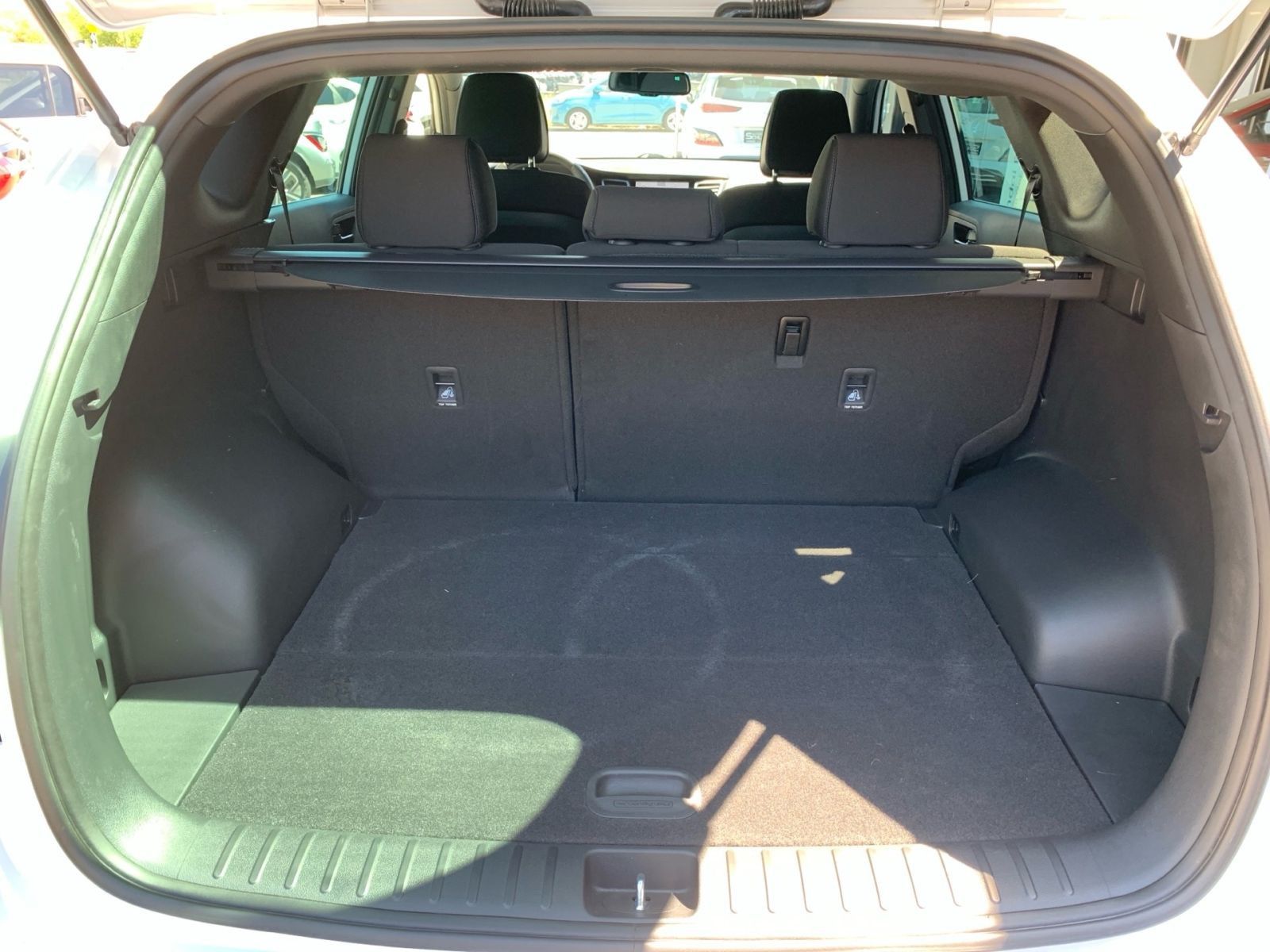 Fahrzeugabbildung Hyundai TUCSON 1.6 Passion Navi Kamera 8x bereift