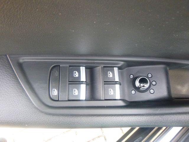 Fahrzeugabbildung Audi A4 Avant 35 TFSI >AUT/AHK/NAV/LEDER<