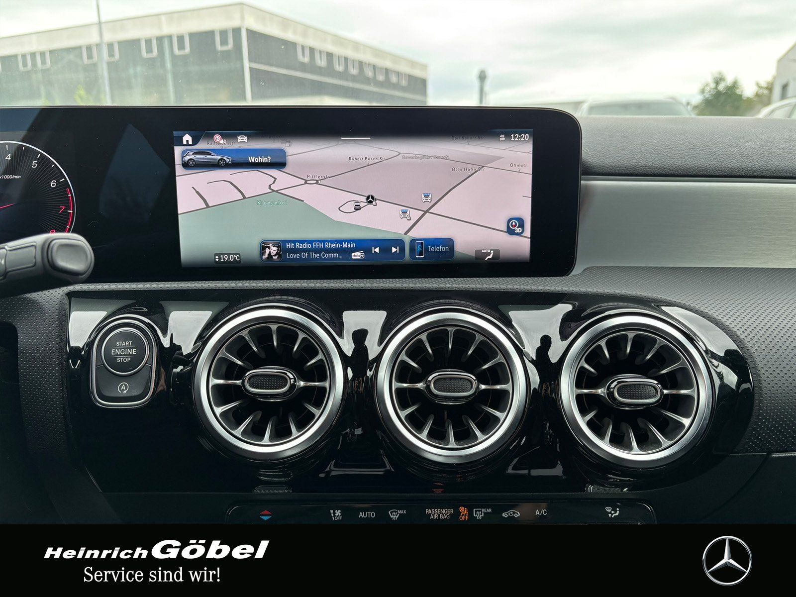 Fahrzeugabbildung Mercedes-Benz A 200 AMG*PANO*MEMORY*360°*MULTIBEAM*KEYLESS*