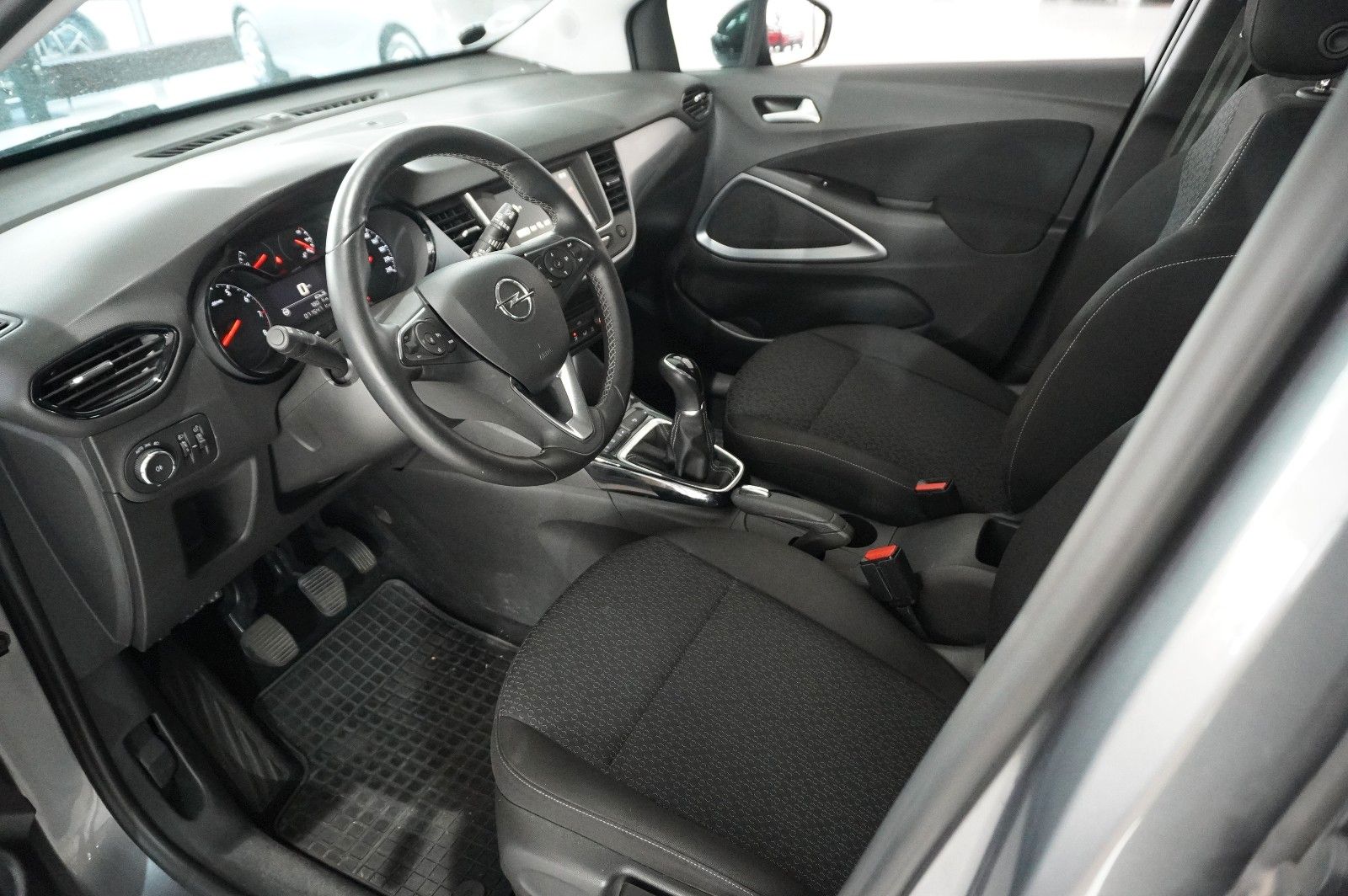Fahrzeugabbildung Opel Crossland (X) 1.2 EDITION NAVI/LED/SHZ/PDC/TEMP.