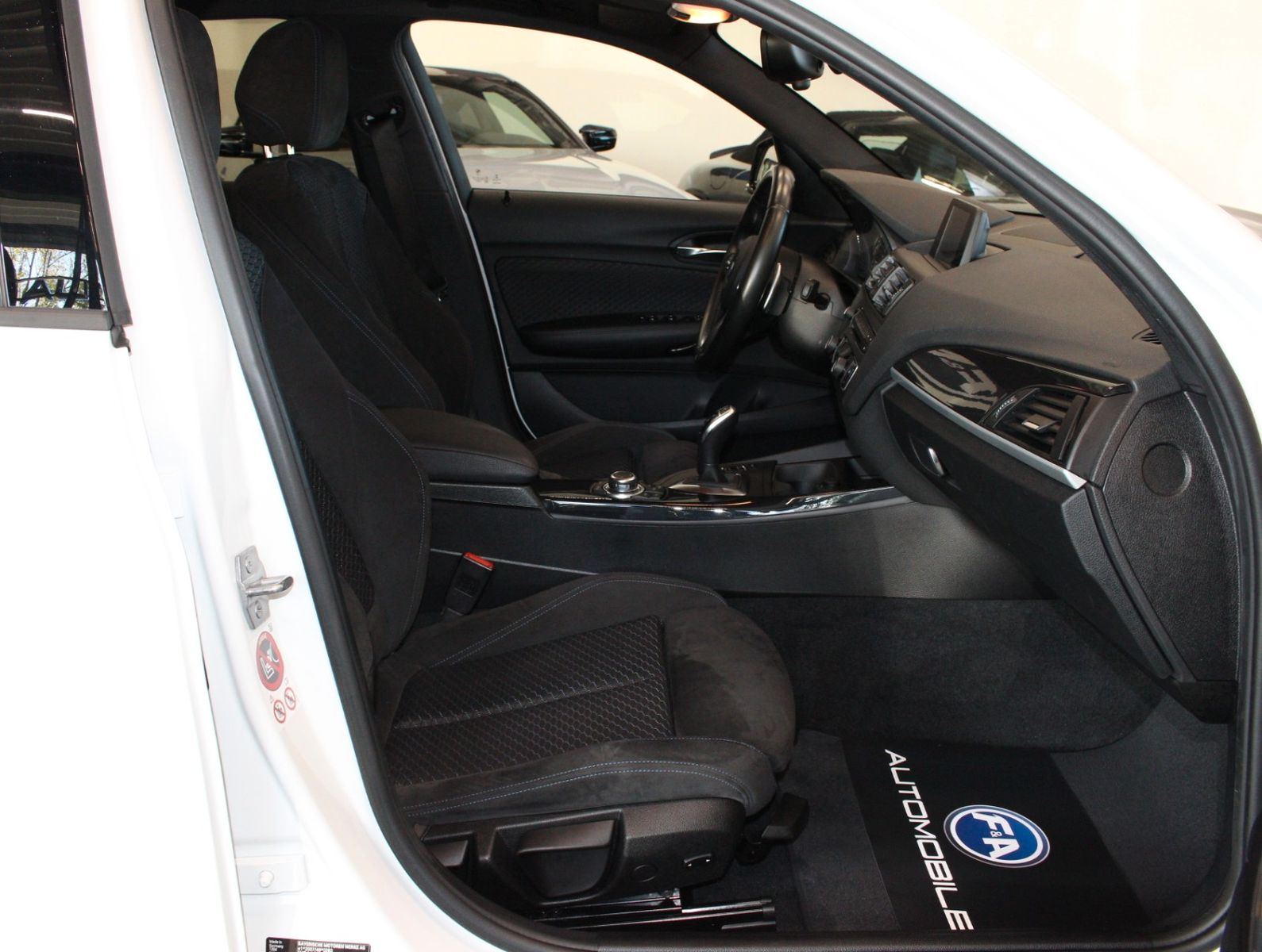 Fahrzeugabbildung BMW 120 d M Sport Navi*Bi Xenon*1. Hand*HiFi