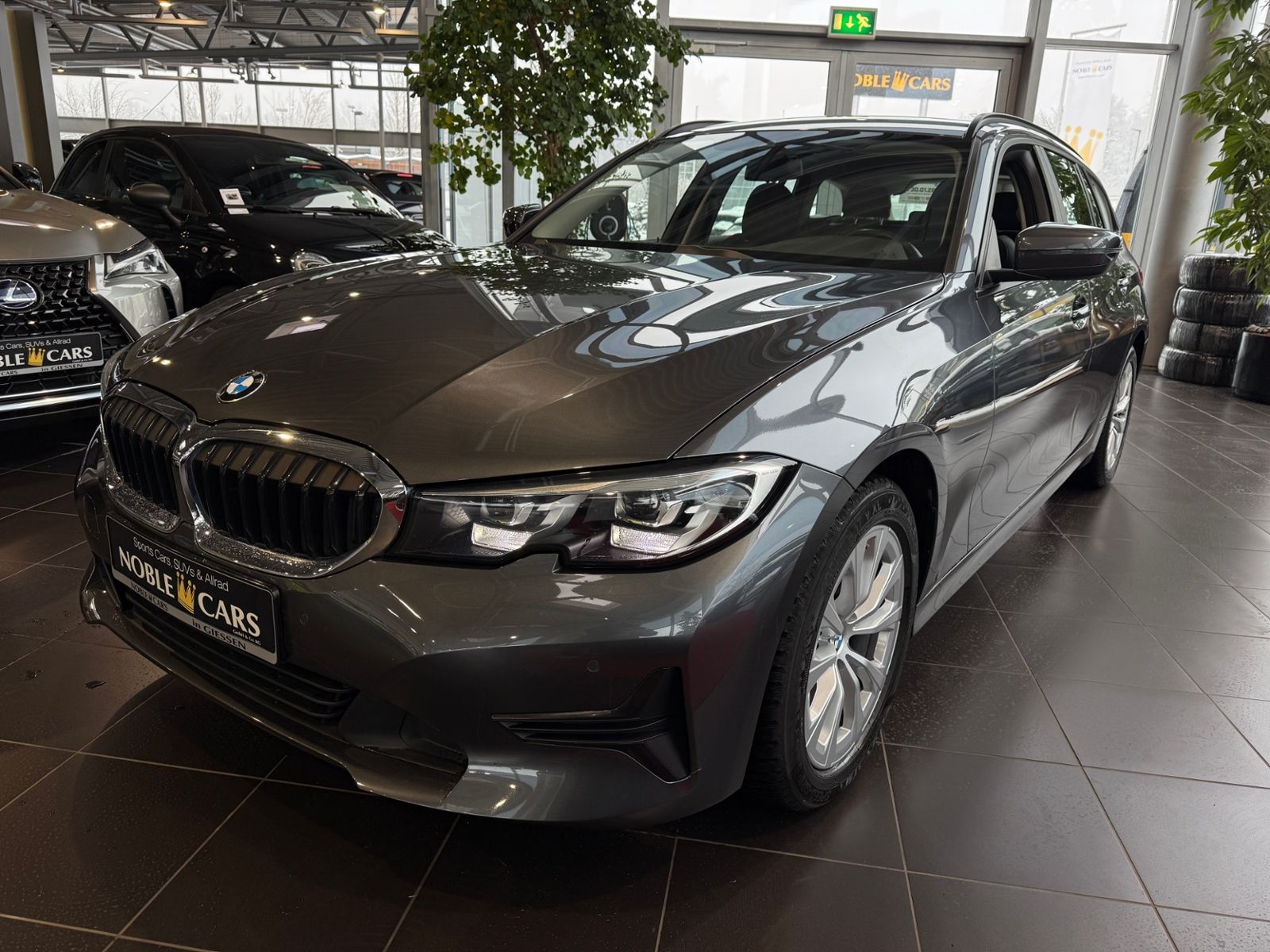 Fahrzeugabbildung BMW 320d Touring Advantage LED NAV SHZ ALU