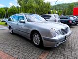 Mercedes-Benz E 220 CDI T CLASSIC - gebrauchte Mercedes-Benz E 220 aus dem Jahr 1999