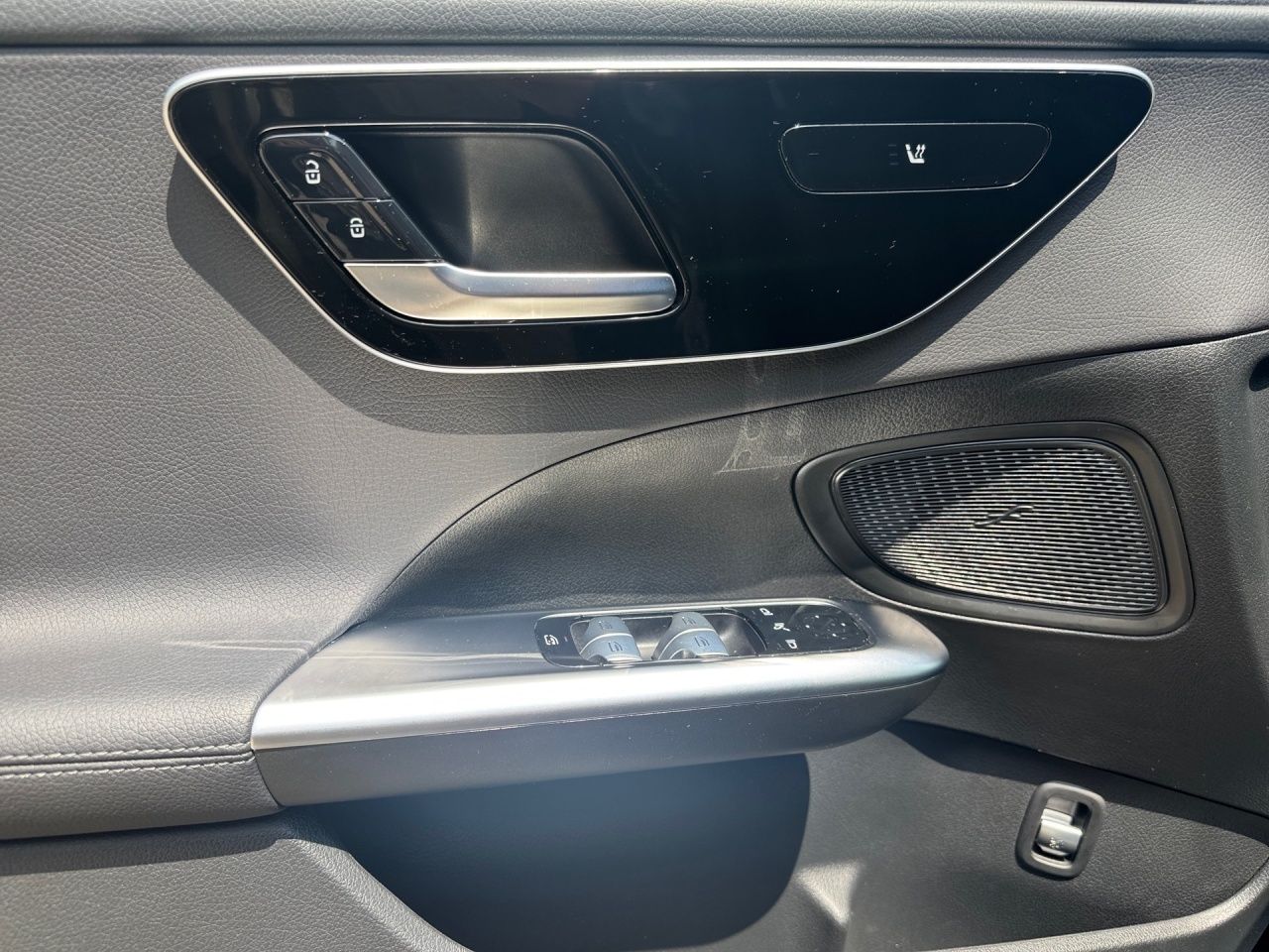 Fahrzeugabbildung Mercedes-Benz C 200 d T AVANTGARDE+LENKRADHEIZ+AMBIENTE+EASYP+