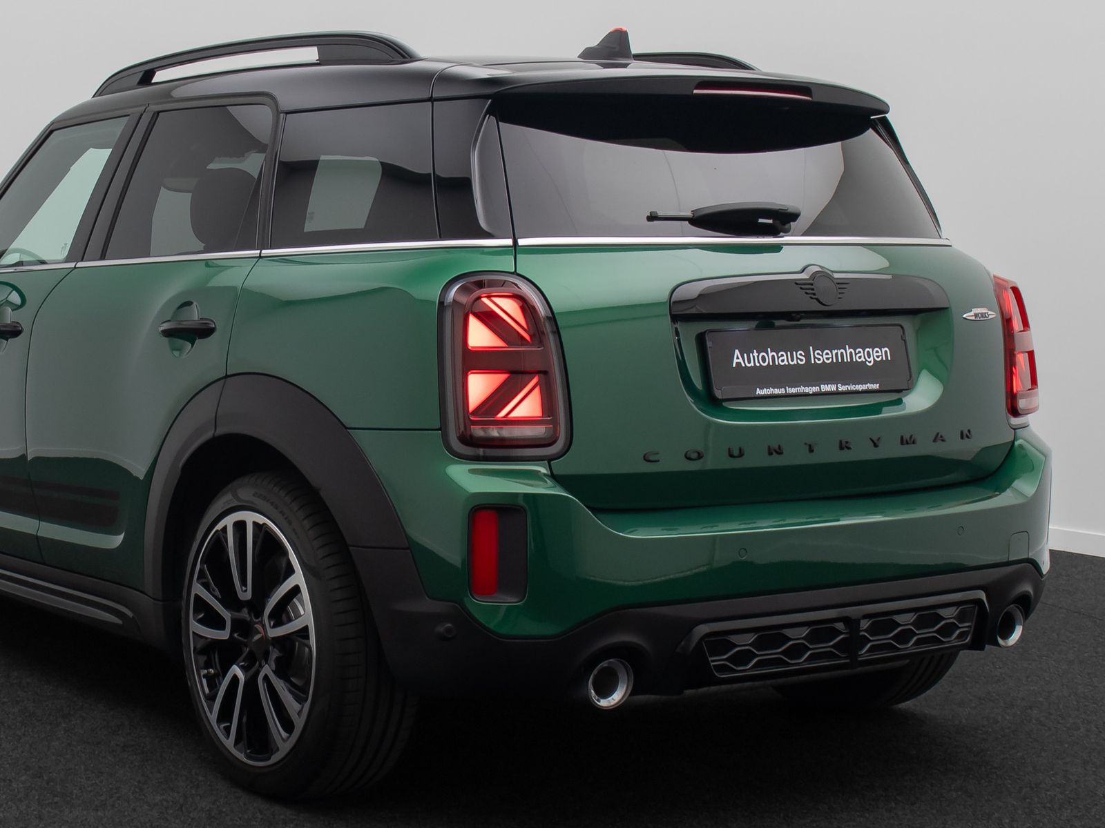 Fahrzeugabbildung MINI John Cooper Works Countryman ALL4 HUD H/K 19Zoll