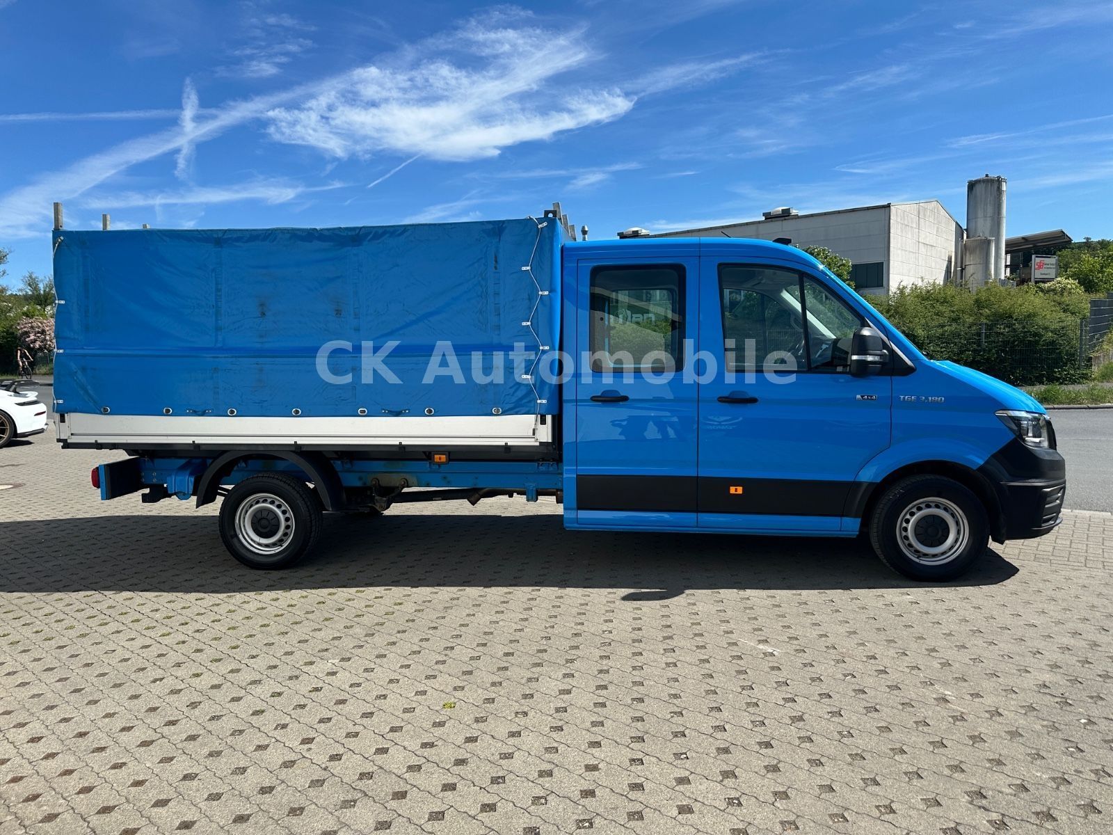 Fahrzeugabbildung MAN TGE 3.180 DoKa Pritsche/Plane 4X4/6 Sitze/AHK