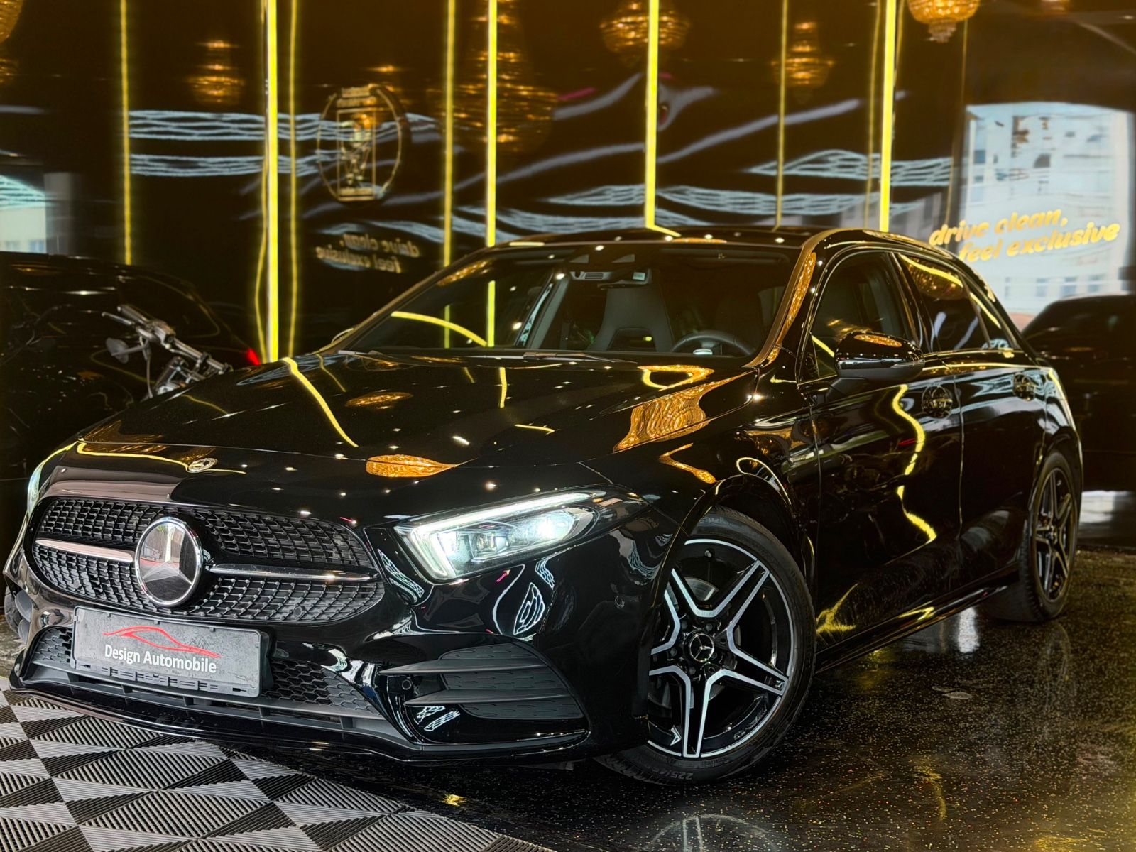 MERCEDES-BENZ A 200 AMG *ACC/Totwinkel/Pano*
