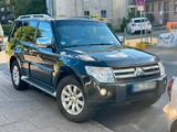 Mitsubishi Pajero V80 - gebrauchte Mitsubishi Pajero aus dem Jahr 2010