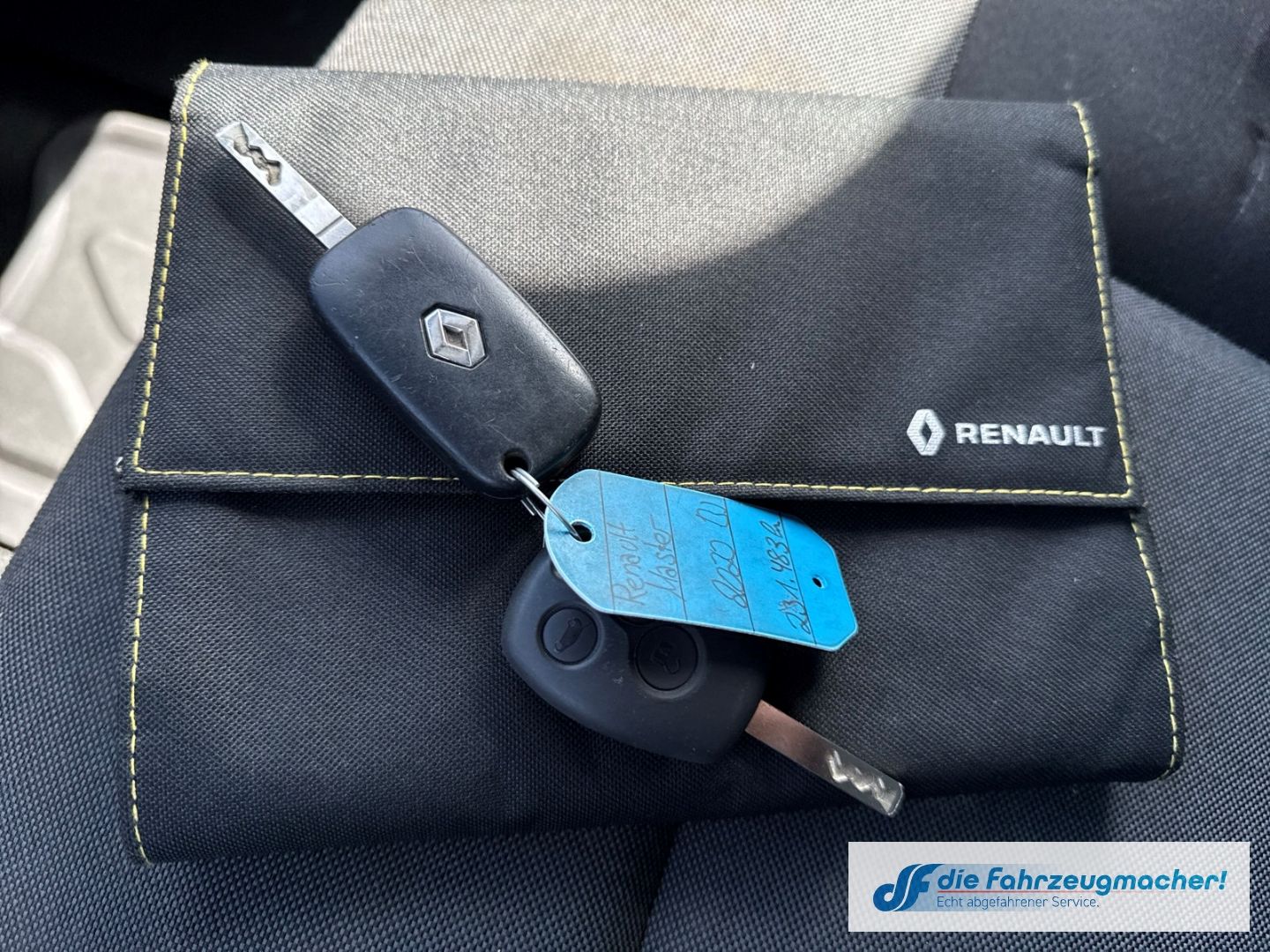 Fahrzeugabbildung Renault Master III Kasten L2H2 HKa 3,5t Totwinkelassiste