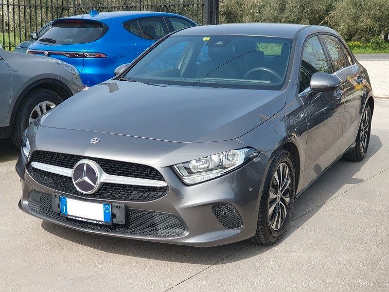 Mercedes-Benz MERCEDES-Benz Classe A 180d 116CV S&S NAV PARK C imagem 2