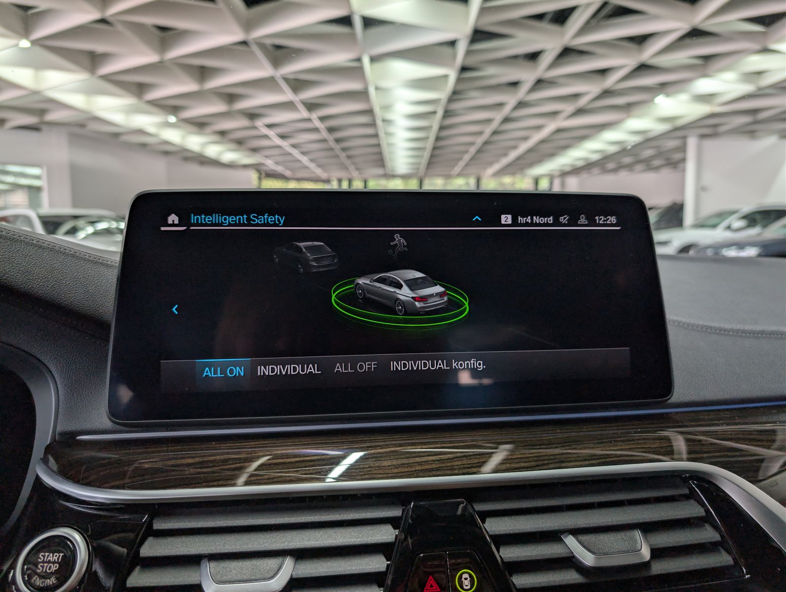 Fahrzeugabbildung BMW 530 e Luxury Line HEV AHK LED LEDER SHZ SoH 97%
