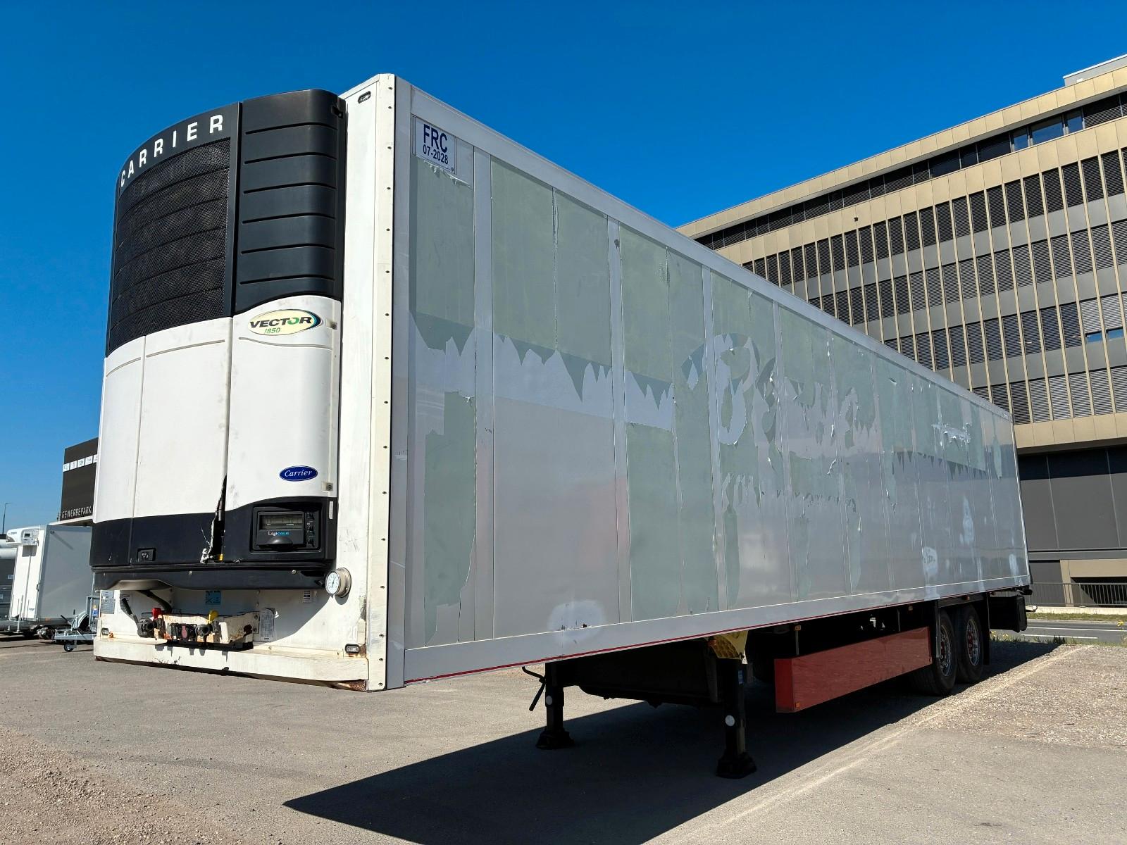 Schmitz Cargobull SKO18