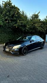 Mercedes-Benz E500 AMG Paket,Voll , Pano, Kamera, Distr+ Keyls - Mercedes-Benz E 500 mit Panoramadach