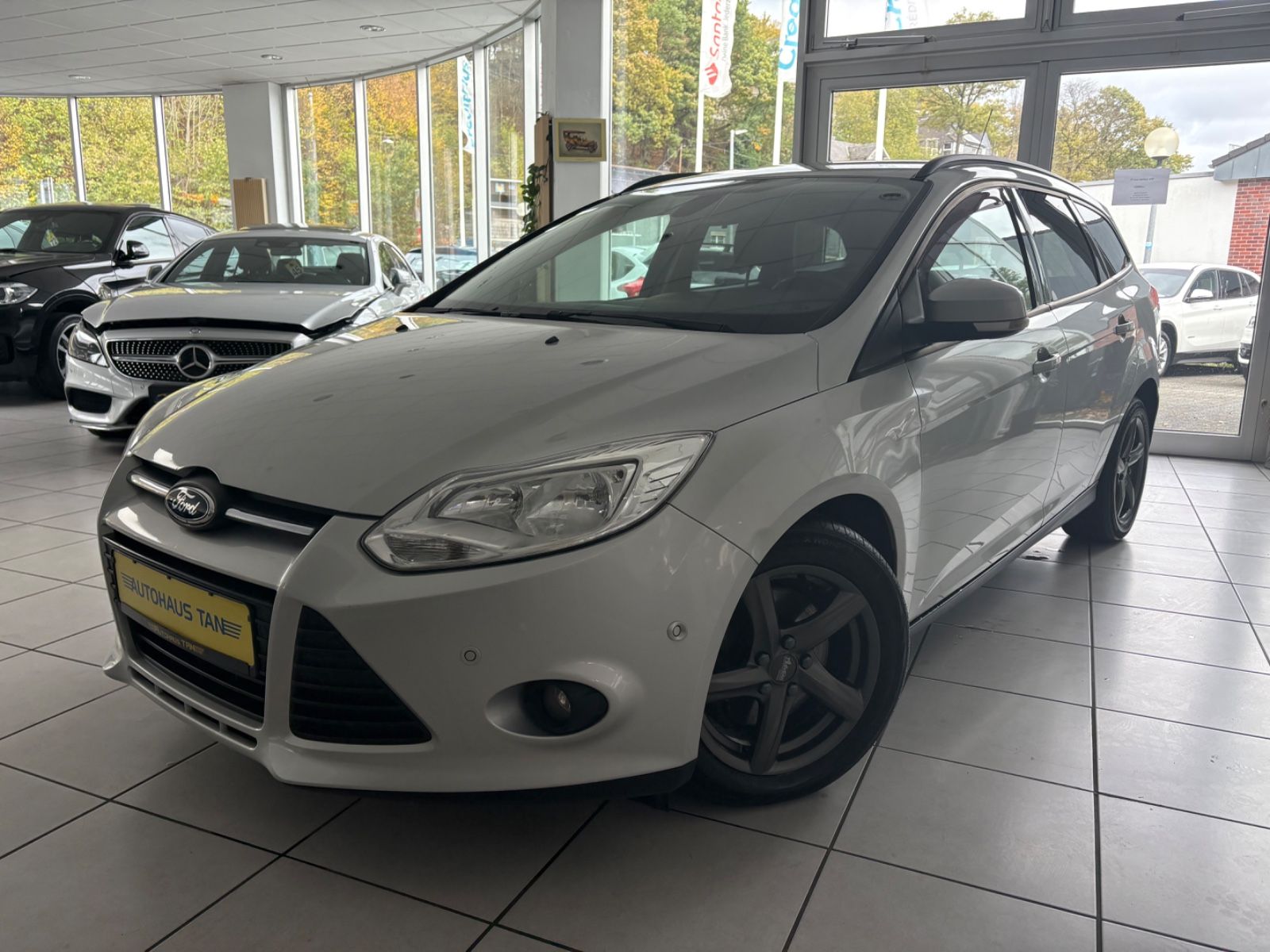 Fahrzeugabbildung Ford Focus Turnier Champions Edition AUTOMATIK