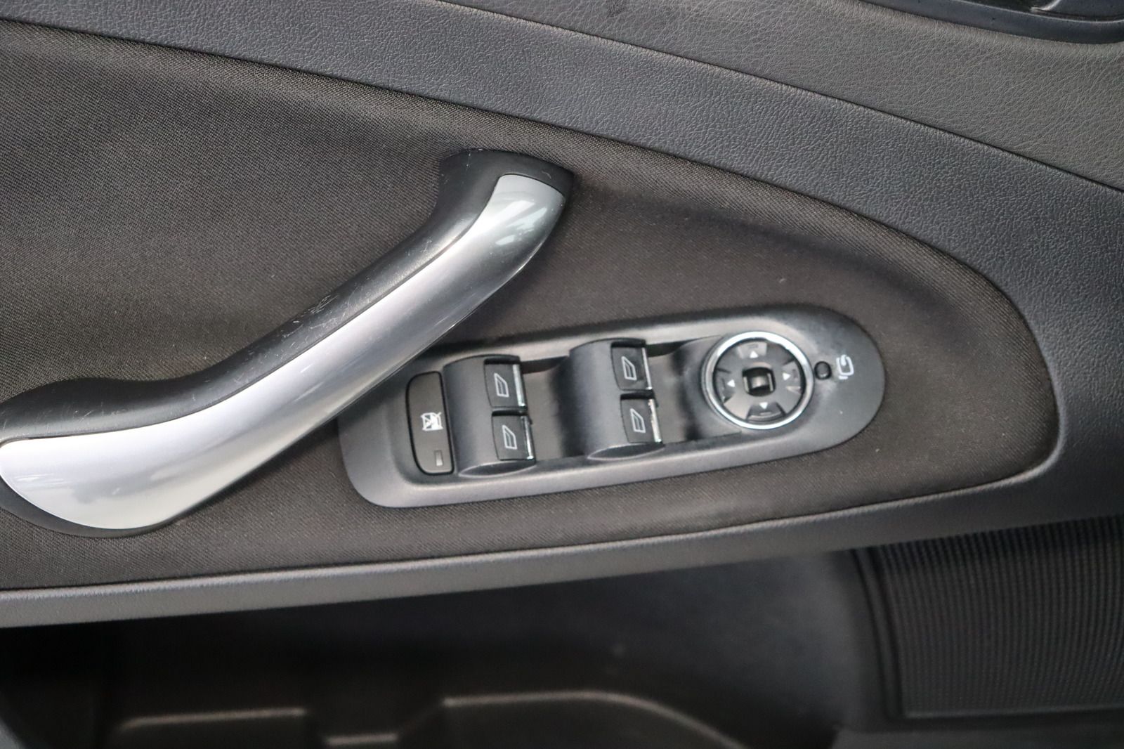 Fahrzeugabbildung Ford Mondeo Turnier 2.0 Ambiente * HU/AU neu