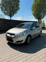 Toyota Auris 1.6 Benzin Automatik  TÜV ne... - Toyota Auris Gebrauchtwagen in Köln