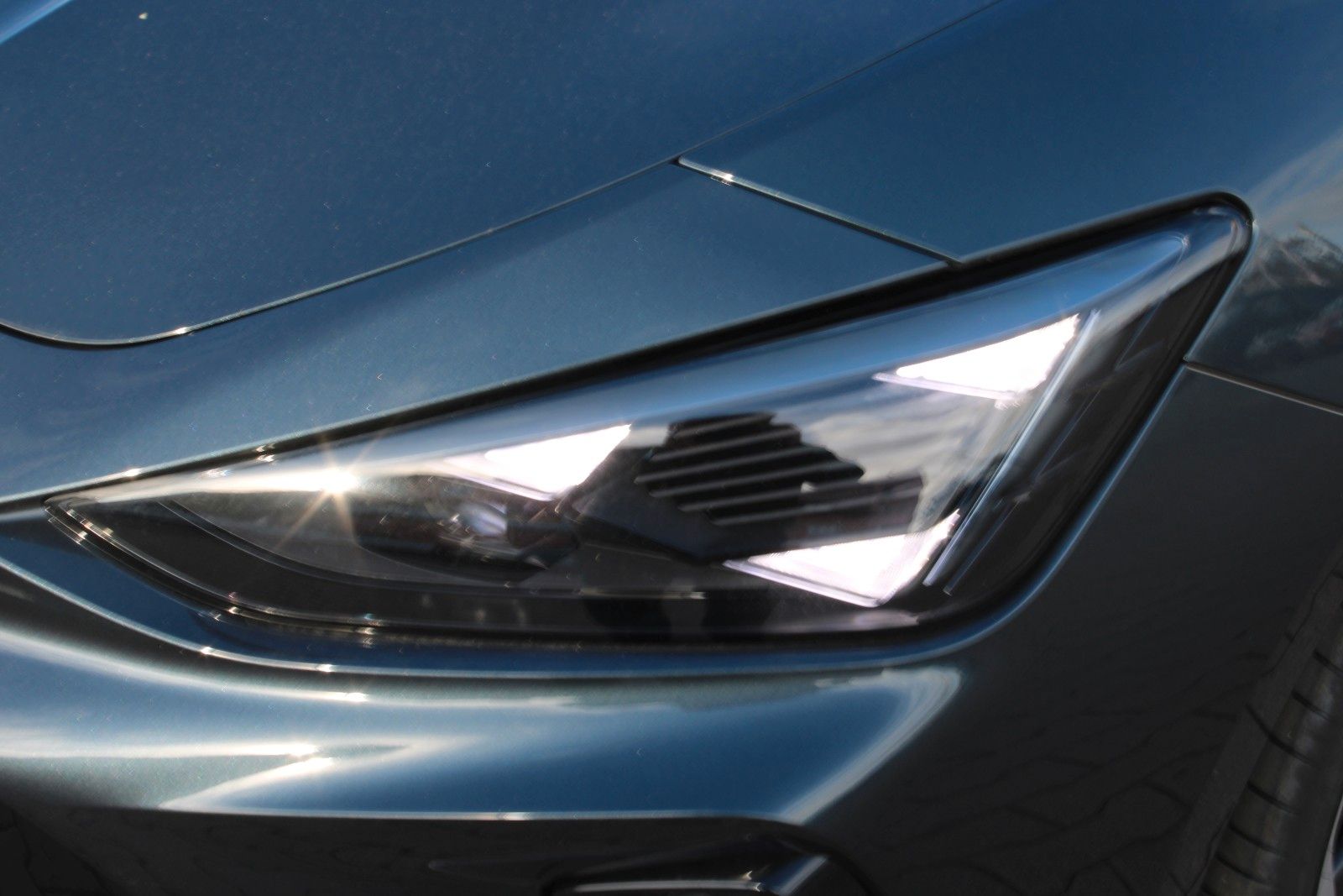 Cupra Leon 1.5 eTSI 110kW  DSG Edge&Paket AHK imagem 3