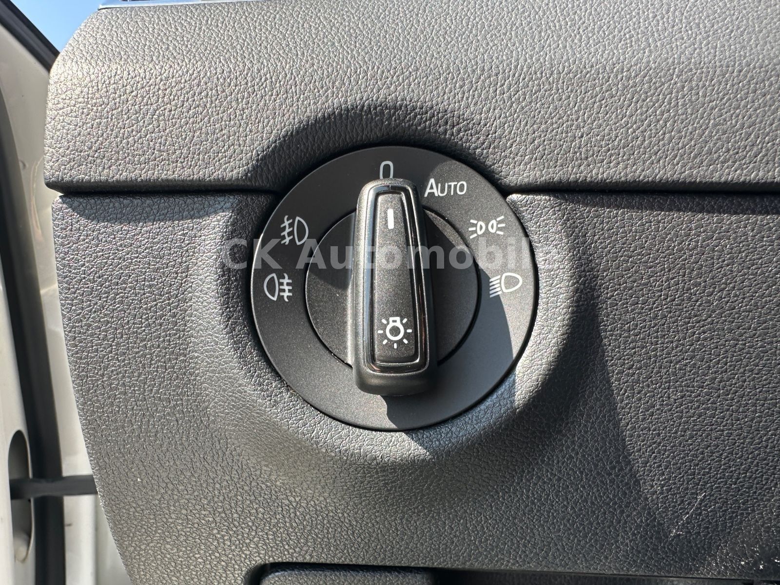 Fahrzeugabbildung SKODA Octavia Combi RS 2.0 TDI DSG/Navi/Bi-Xenon/PDC