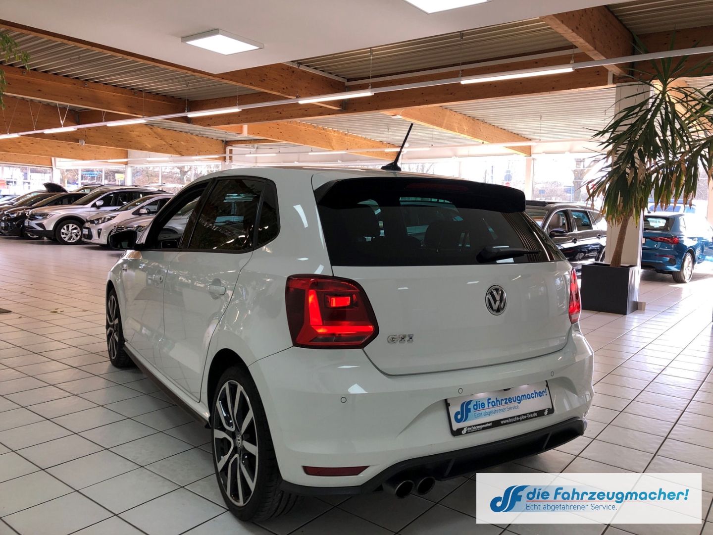 Fahrzeugabbildung Volkswagen Polo V GTI 1.8 TSI Navi LED Klimaauto SHZ Kamera