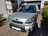 Kia Soul 1.6 - TÜV 7/2028 abnehmbare AHK - silberne Kia Soul