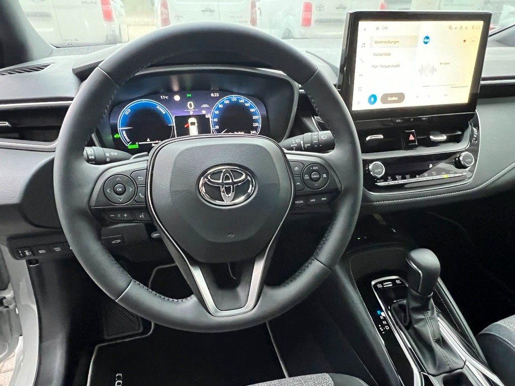 Fahrzeugabbildung Toyota Corolla Touring Sports 2.0 Hybrid Teamplayer