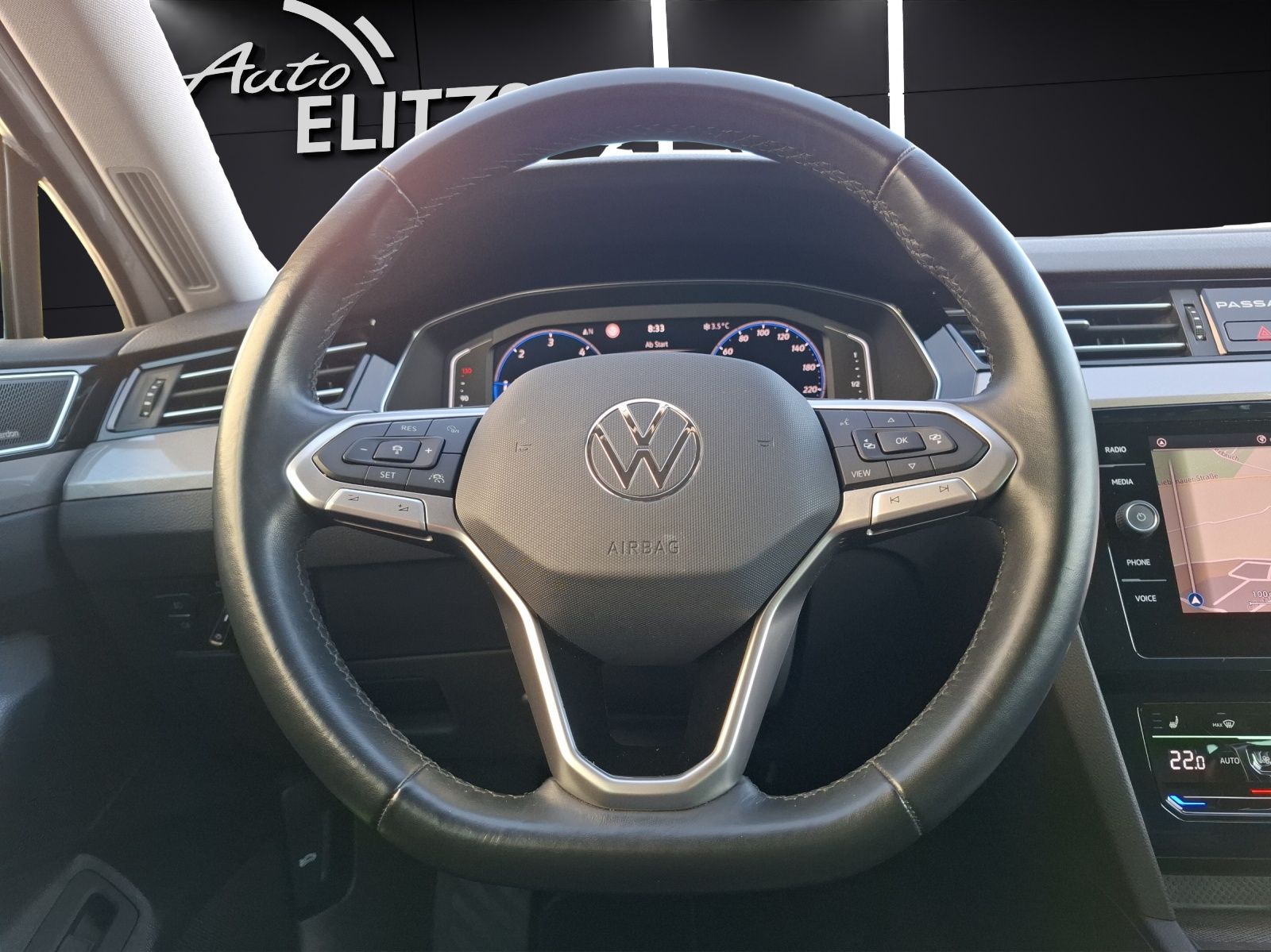 Fahrzeugabbildung Volkswagen Passat Variant TDI Business DSG R-Line Matrix AH