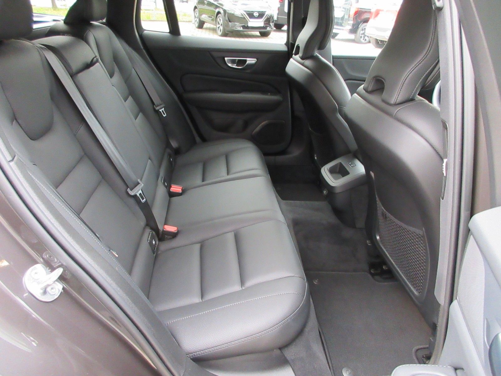 Fahrzeugabbildung Volvo V60 B4 Kombi | AHK | Memory | Kamera
