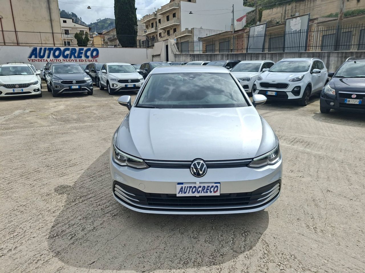 Volkswagen Golf 2.0 TDI 115 CV SCR Life imagem 2