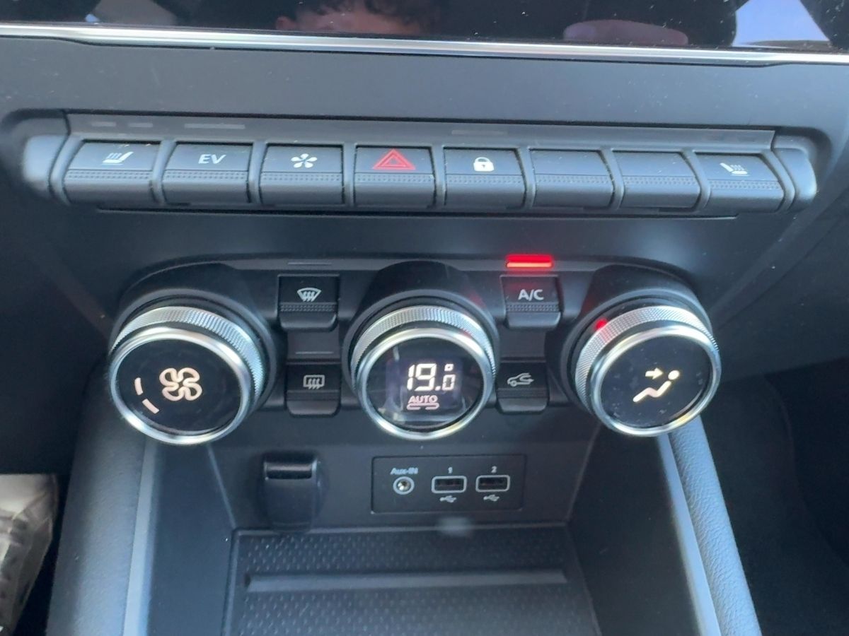 Fahrzeugabbildung Renault Captur INTENS E-TECH PLUG-IN 160 ACC SHZ Kanera