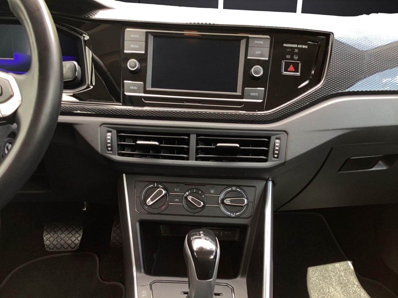 Fahrzeugabbildung Volkswagen Polo TSI Life DSG LED Klima AID DAB PDC