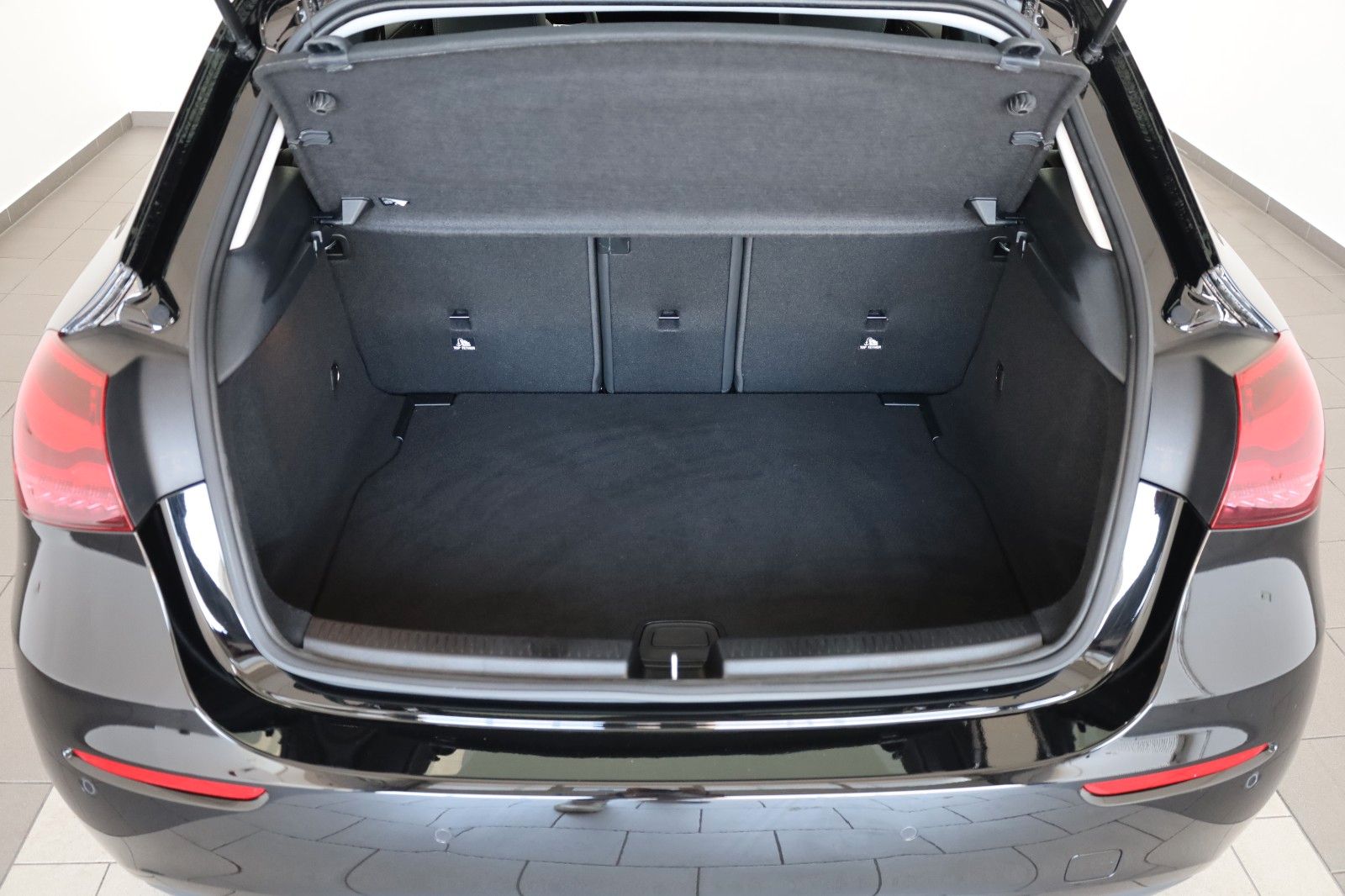 Fahrzeugabbildung Mercedes-Benz A 180 d, T.Leder,Navi,LED,SH,Kamera