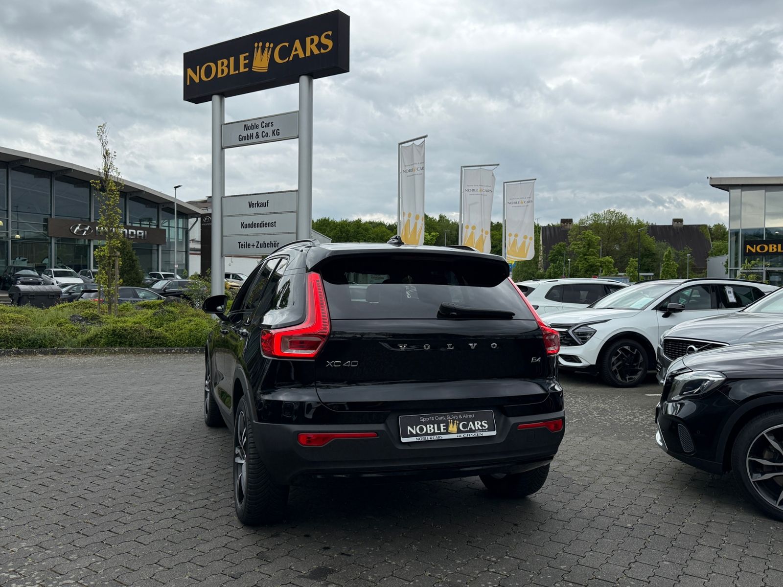 Fahrzeugabbildung Volvo XC40 R Design H/K ACC AHK KAM