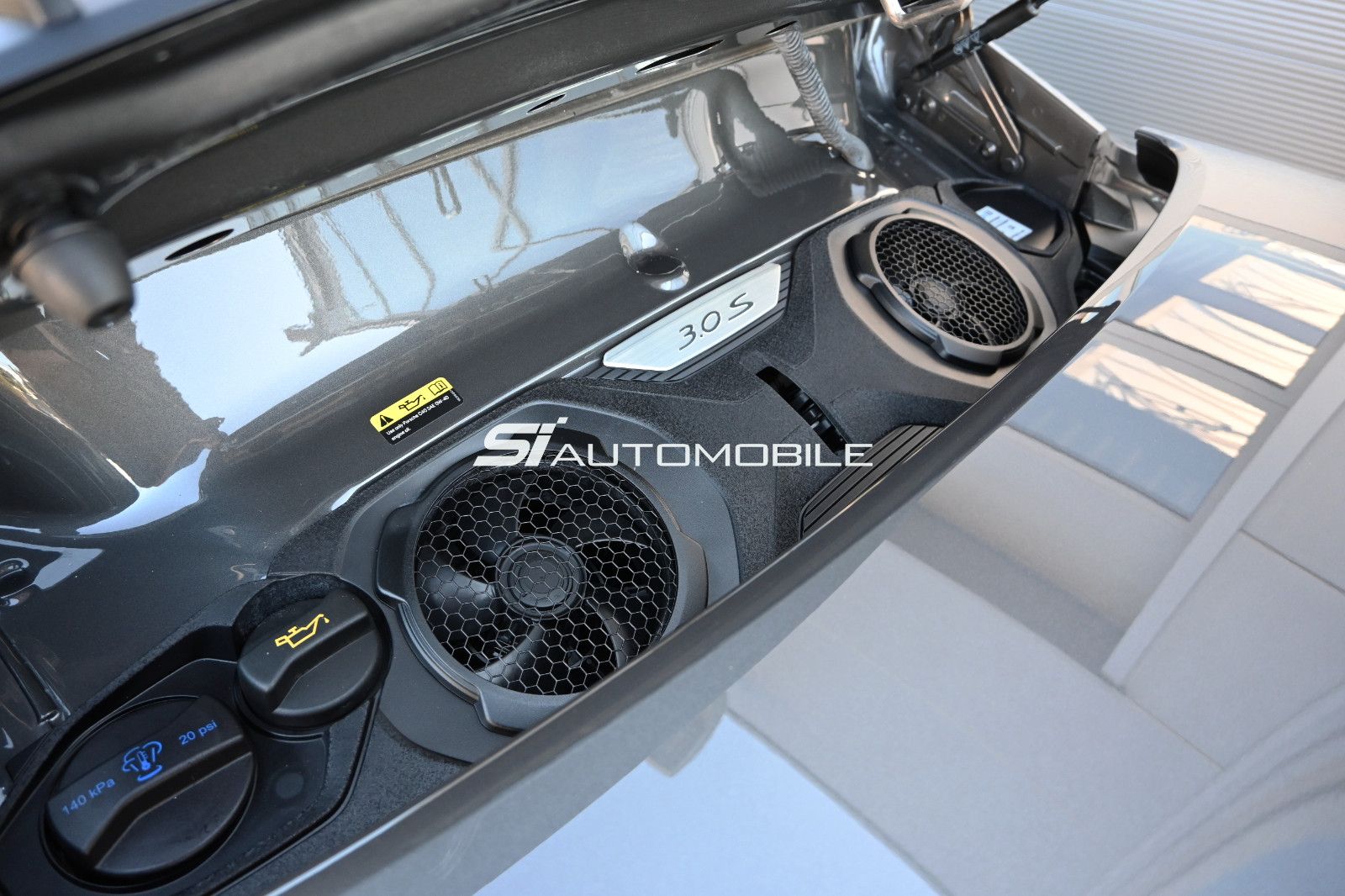 Fahrzeugabbildung Porsche 911 992 Carrera 4S Coupé °SPORT DESIGN°ACC°BOSE°