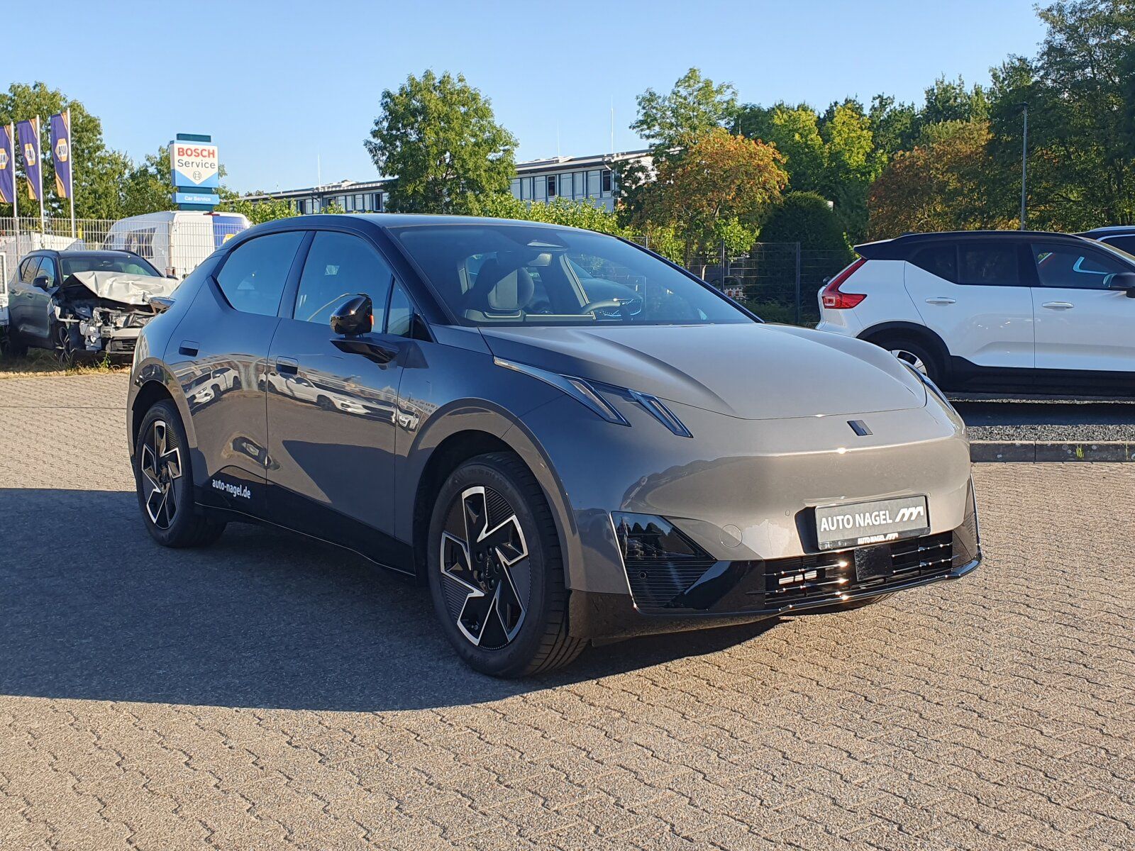 Lynk & Co 02