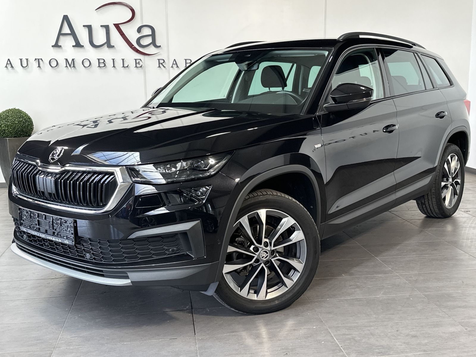 Fahrzeugabbildung SKODA Kodiaq 2.0 TDI DSG Tour NAV+LED+KAMERA+ACC+19ZO