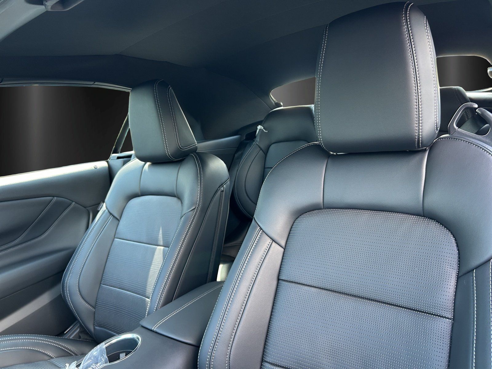 Fahrzeugabbildung Ford Mustang Convertible GT Cabrio Magned Ride