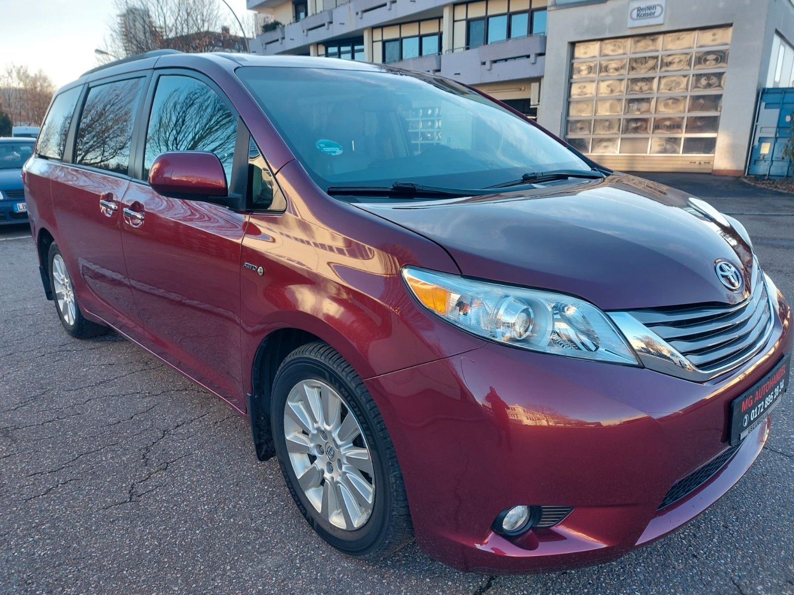 Toyota Sienna XLE AWD