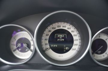 Mercedes E 200 - 12