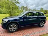 Mercedes-Benz GLC 400d Standhzg Pano 8fach AHK Luft HeadU - blaue Mercedes-Benz GLC 400