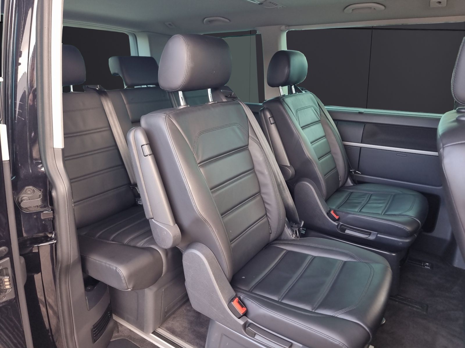 Fahrzeugabbildung Volkswagen T6 Multivan TDI DSG Comfortline LEDER STH 7-SITZ