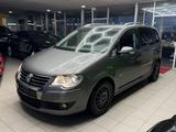 Volkswagen Touran Highline Automatik Navi Xenon Klima Alu - gebrauchte VW Touran aus dem Jahr 2008