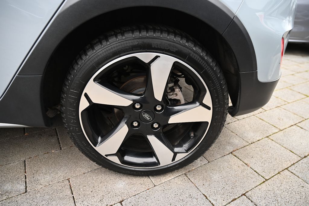 FORD Fiesta 1.0 Active 1Hd Apple Car Play DAB Alu7x17 FORD Fiesta 1.0 Active 1Hd Apple Car Play DAB Alu7x17