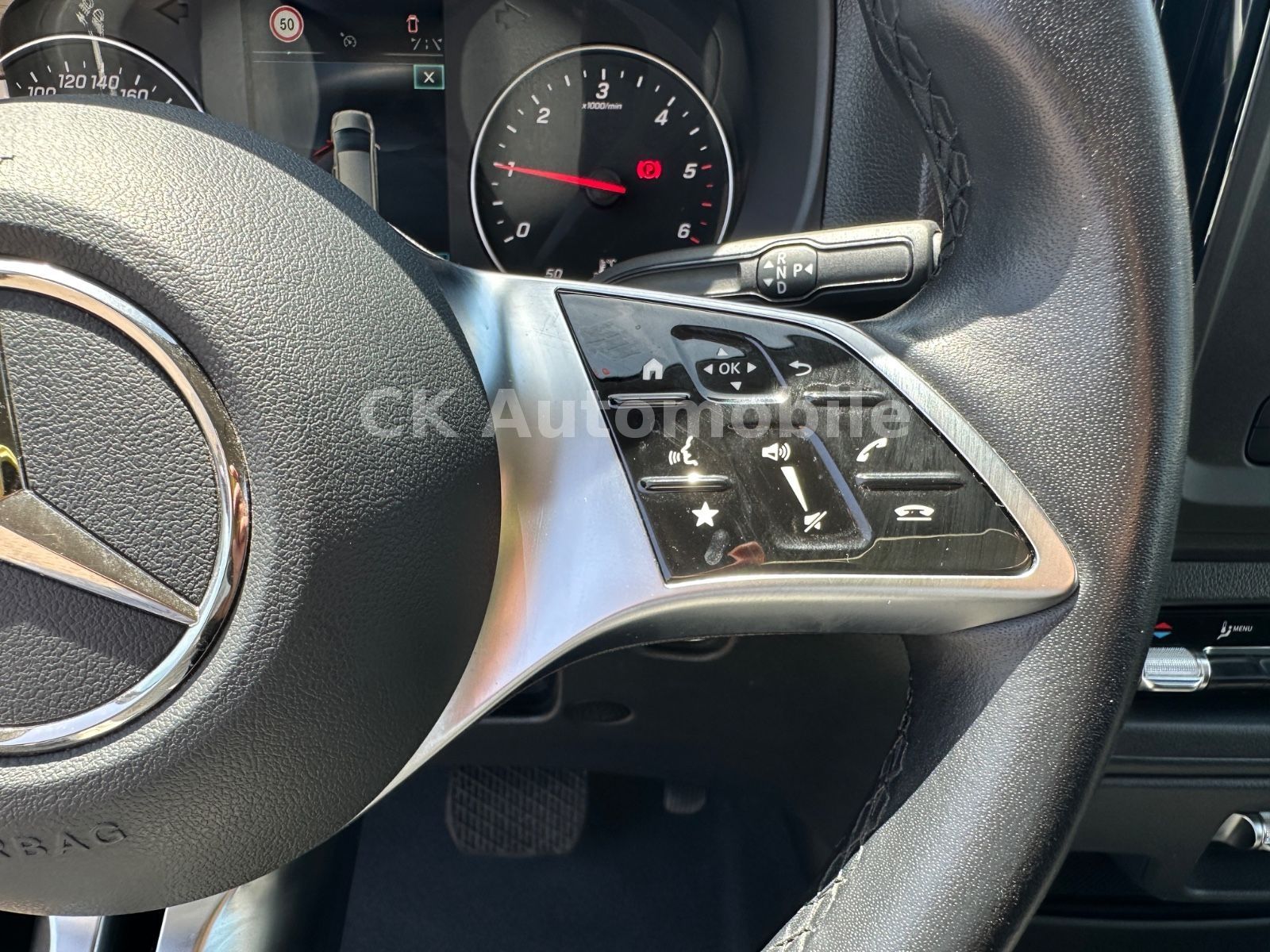 Fahrzeugabbildung Mercedes-Benz Vito Tourer 119 PRO lang/9 Sitze/Navi/LED/Kamera