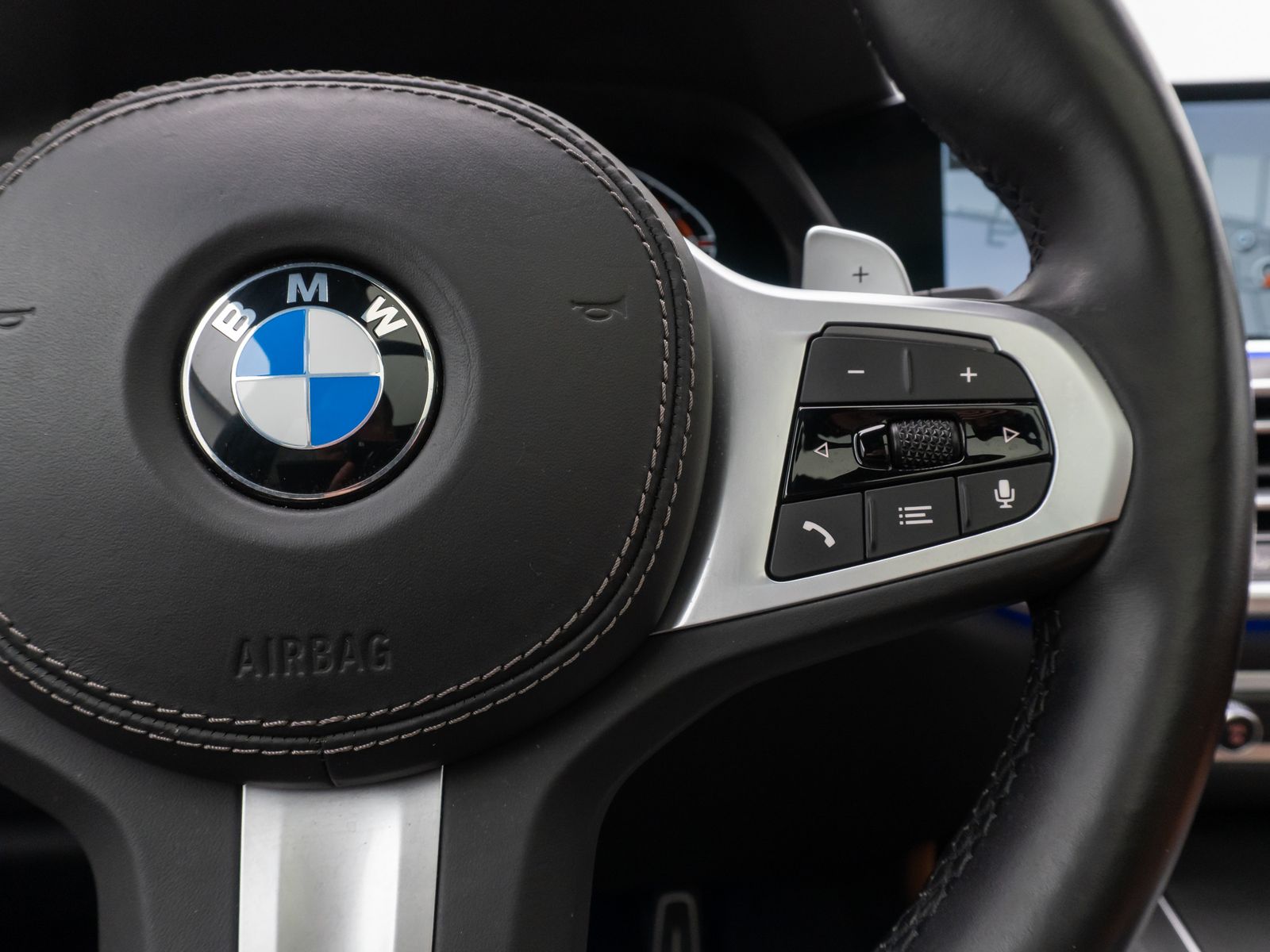 Fahrzeugabbildung BMW X7 xD40d  M Sport 360°Laser DAB Soft-Cl DisplKey