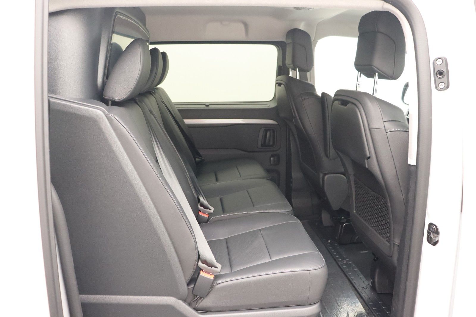 Fahrzeugabbildung Fiat Scudo Multicab   L3 2.0 145 MT6 LUXURY LEDER