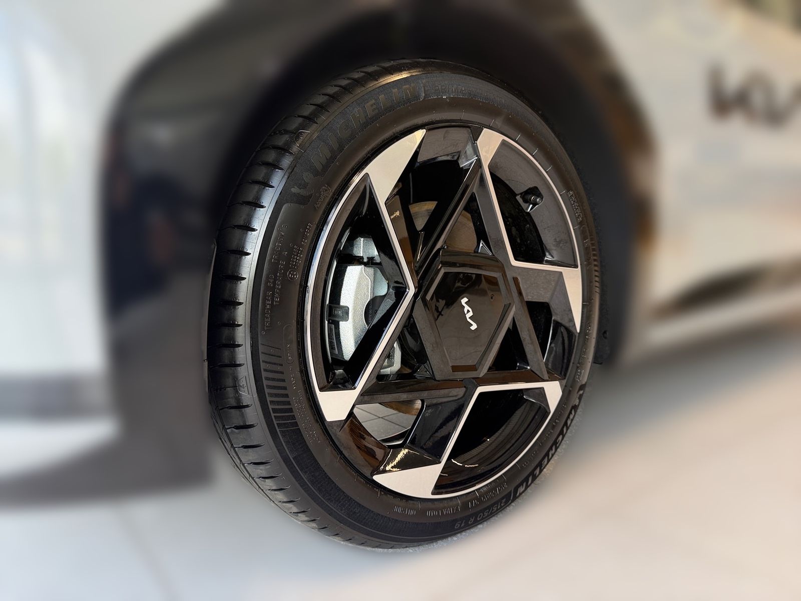 Fahrzeugabbildung Kia EV4 81 FWD GTL DWP COM GD