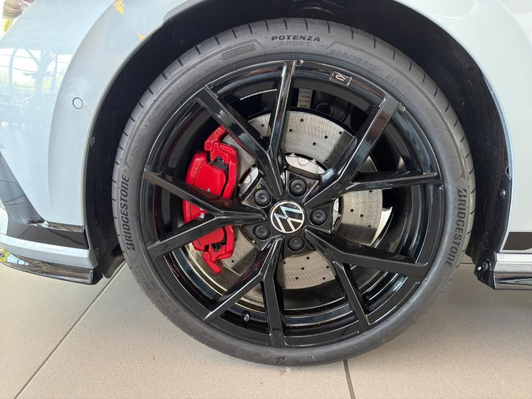 Fahrzeugabbildung Volkswagen Golf GTI Clubsport Soundsystem,19,Performance Pa